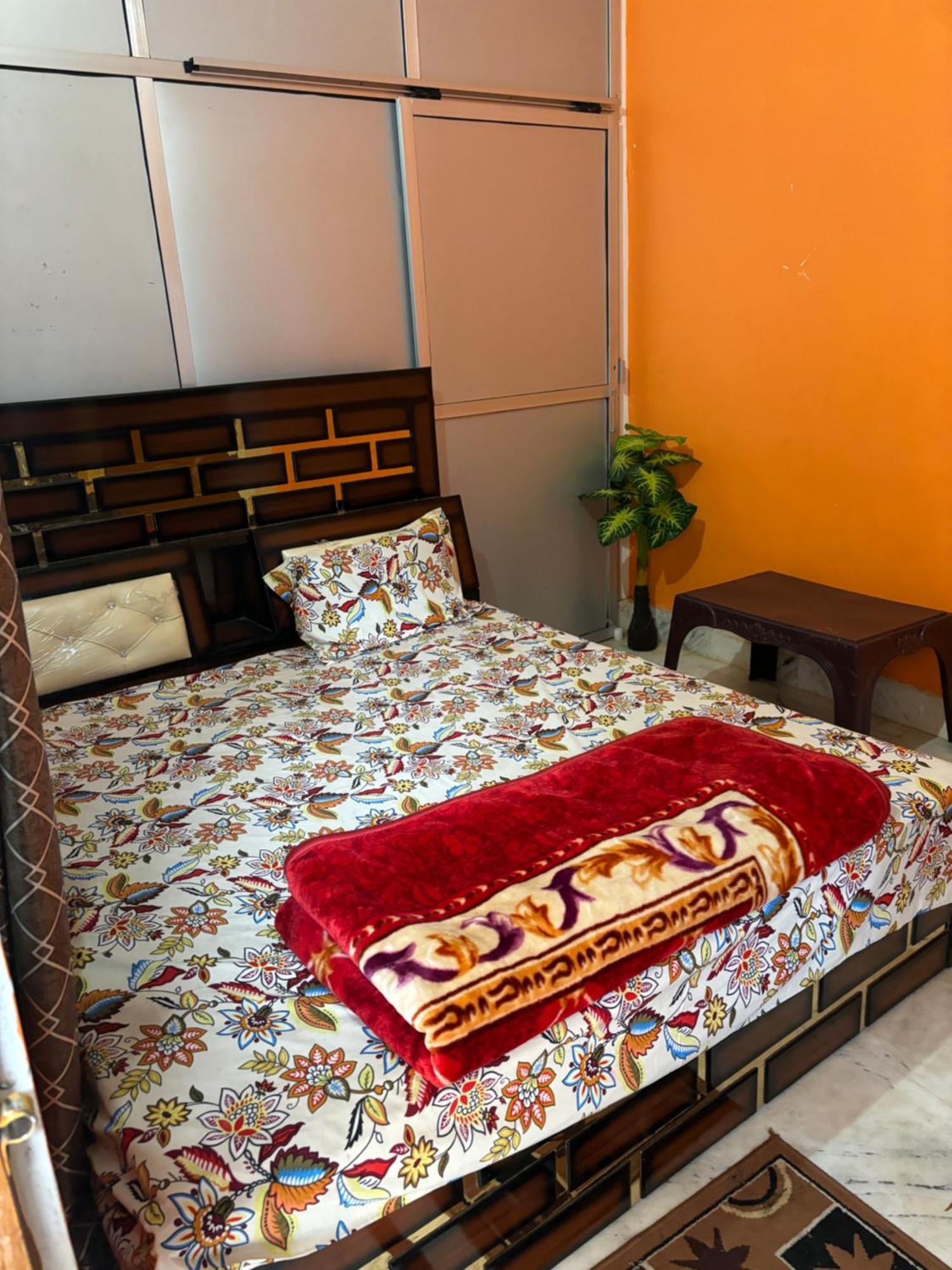 Shakuntala Guest House Ayodhya Eksteriør billede