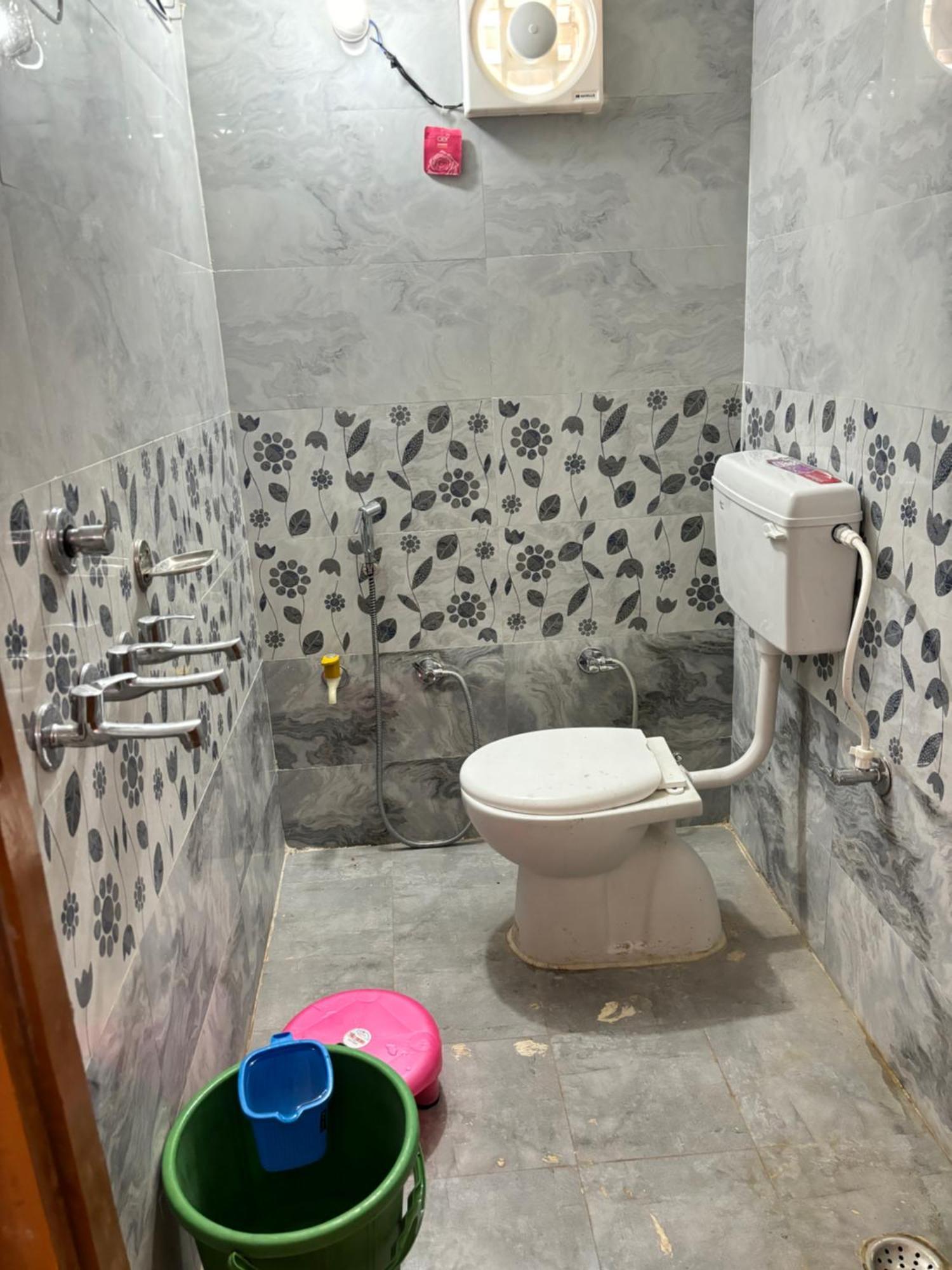 Shakuntala Guest House Ayodhya Eksteriør billede